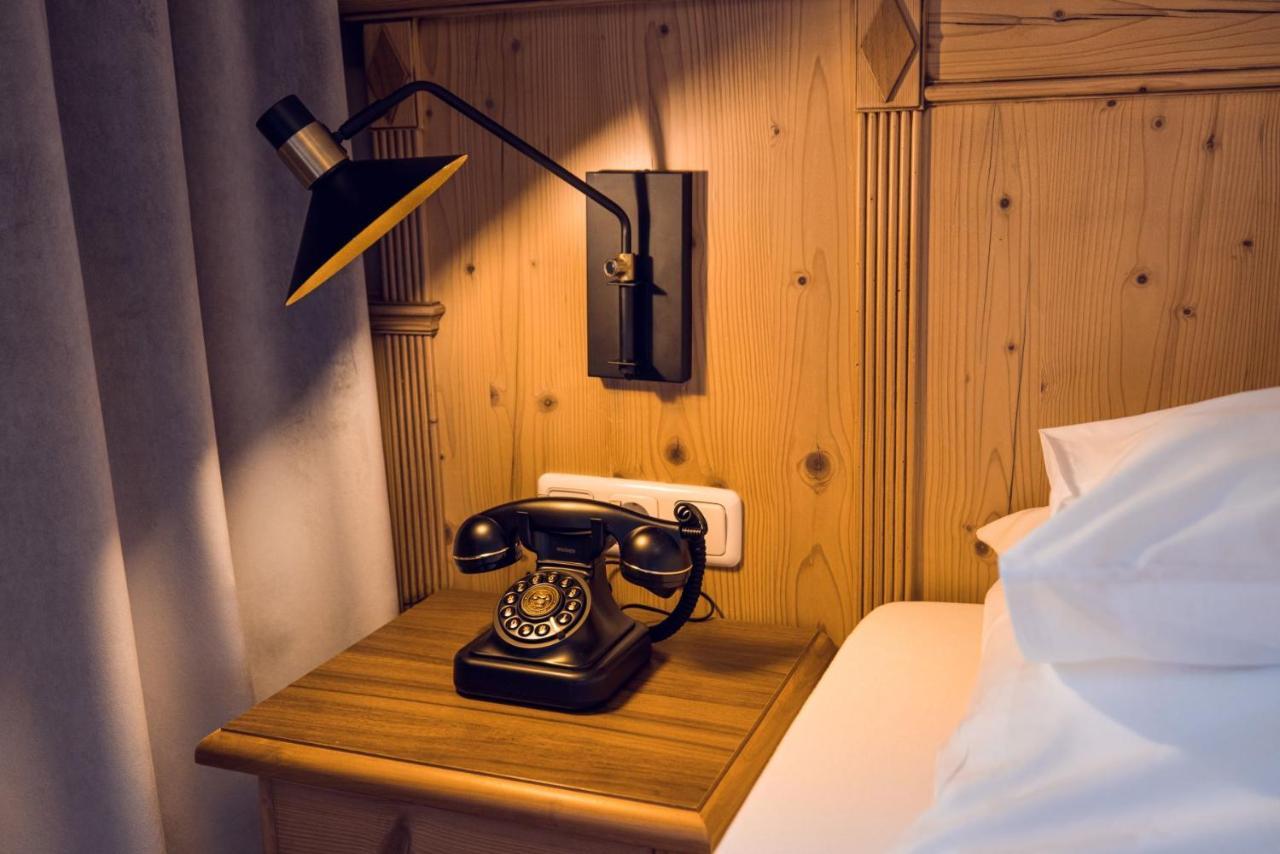 Alpine Hideaway Zillertalerhof Hotel Mayrhofen Bagian luar foto