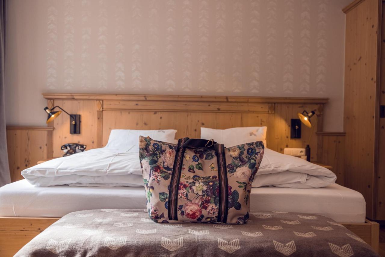 Alpine Hideaway Zillertalerhof Hotel Mayrhofen Bagian luar foto