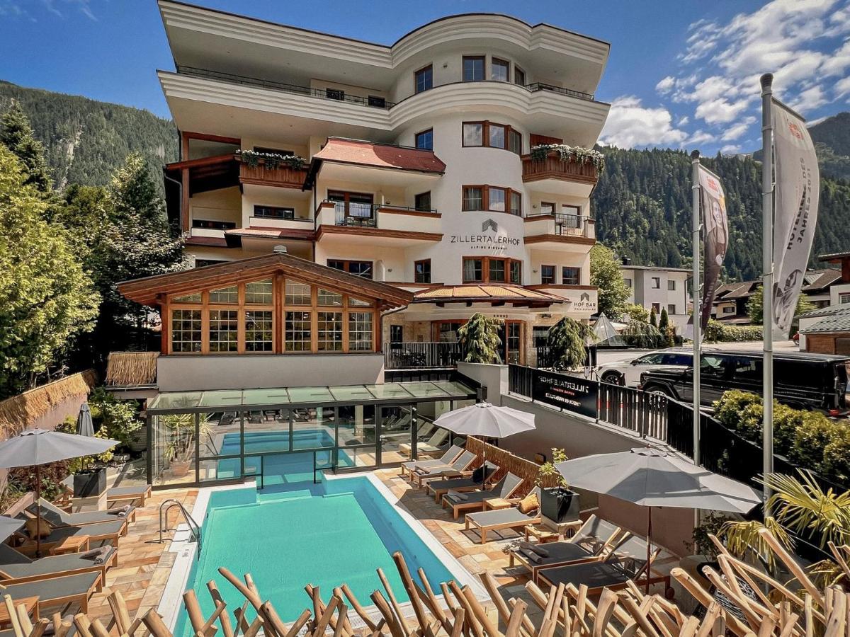 Alpine Hideaway Zillertalerhof Hotel Mayrhofen Bagian luar foto