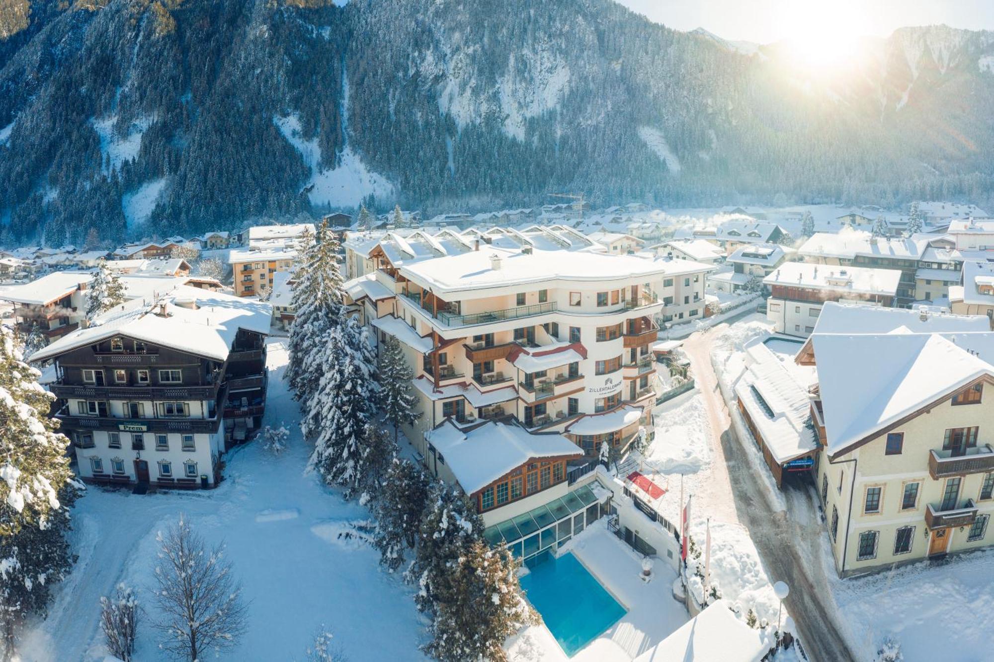 Alpine Hideaway Zillertalerhof Hotel Mayrhofen Bagian luar foto