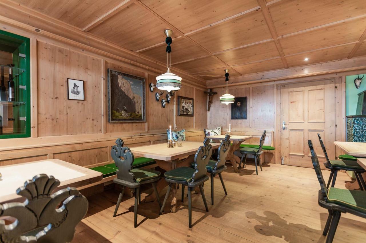 Alpine Hideaway Zillertalerhof Hotel Mayrhofen Bagian luar foto